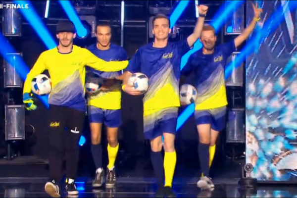 AMAZING FOOTBALL TRICKSHOT Footstyle Team.00_00_50_07.Image fixe003